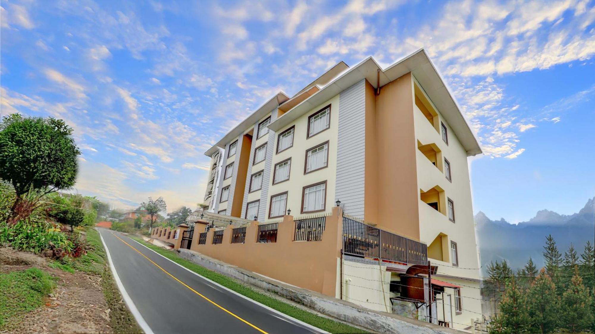 Banari Regency By Summit Hotel Namchi Exterior photo